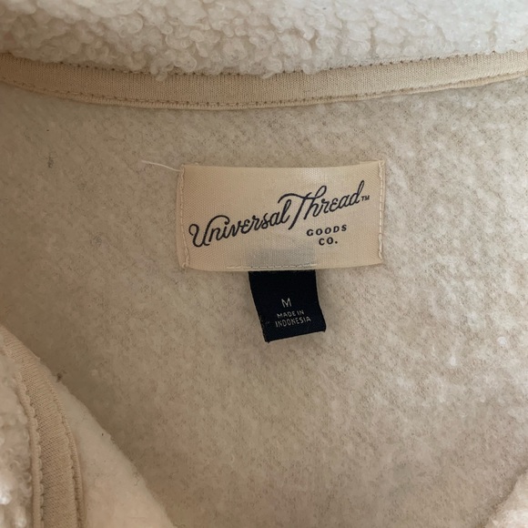 Universal Threads Pullover - Picture 3 of 3